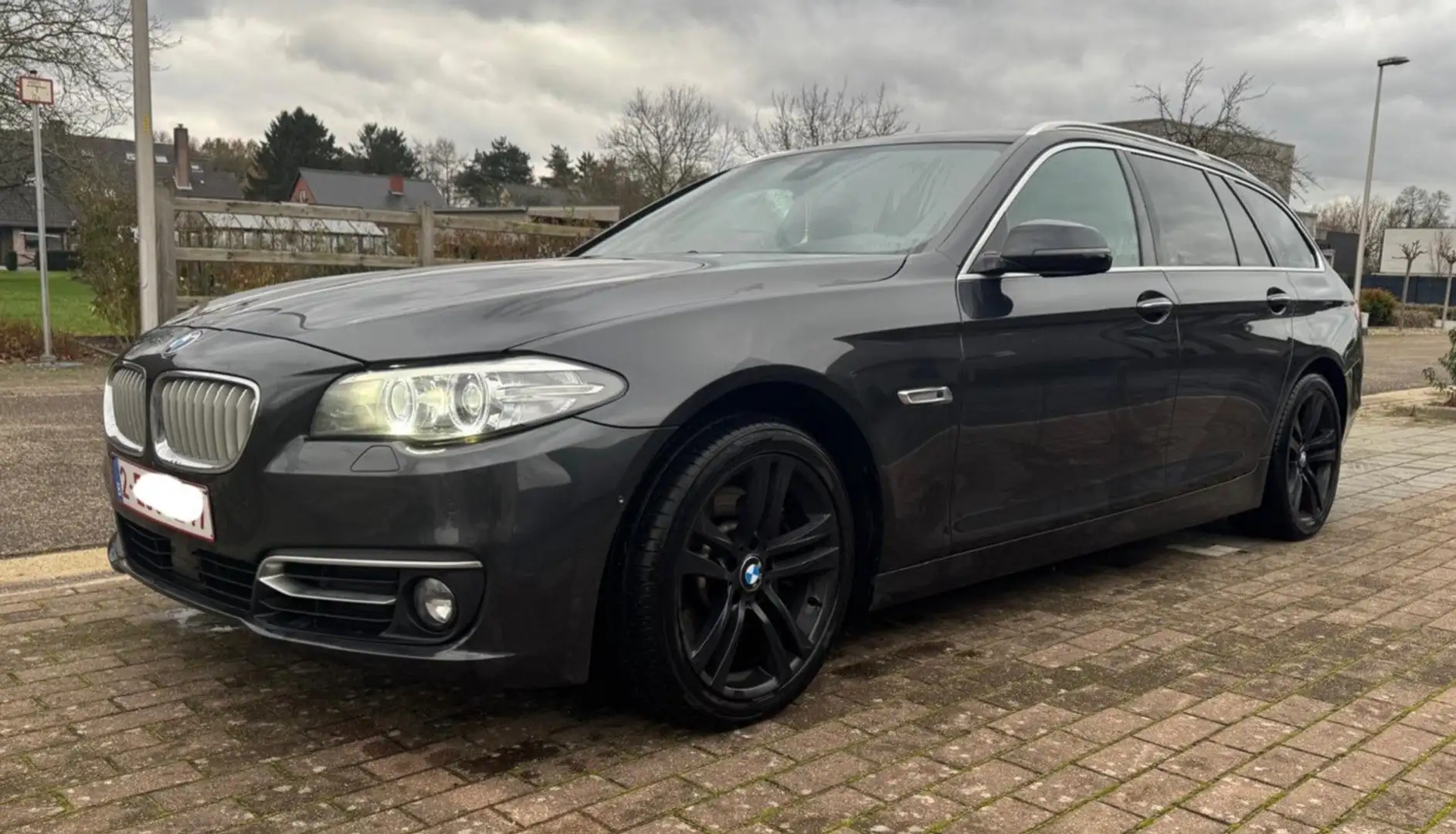BMW 525 525d Touring Sport-Aut. Luxury Line Grey - 2
