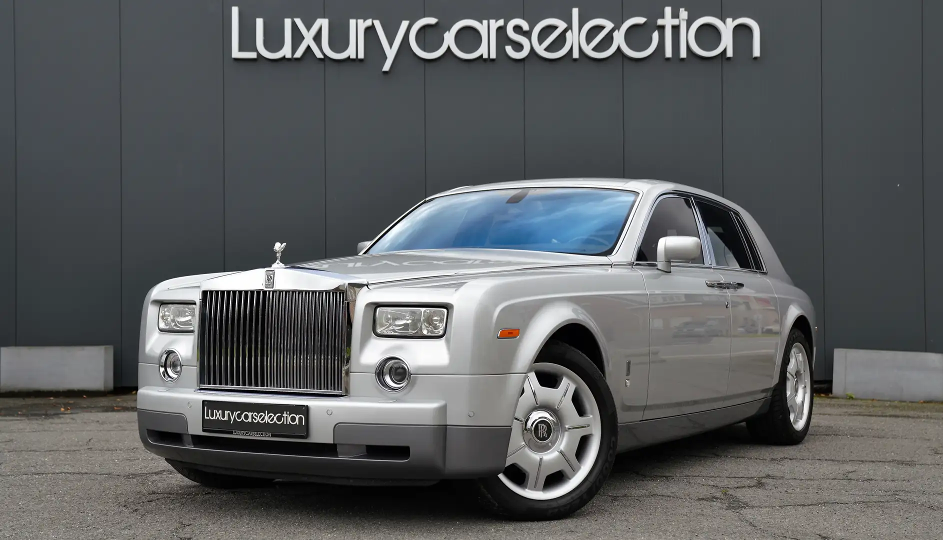 Rolls-Royce Phantom 6.75i V12 *XENON/PDC/LIFT/FULL* Срібний - 1