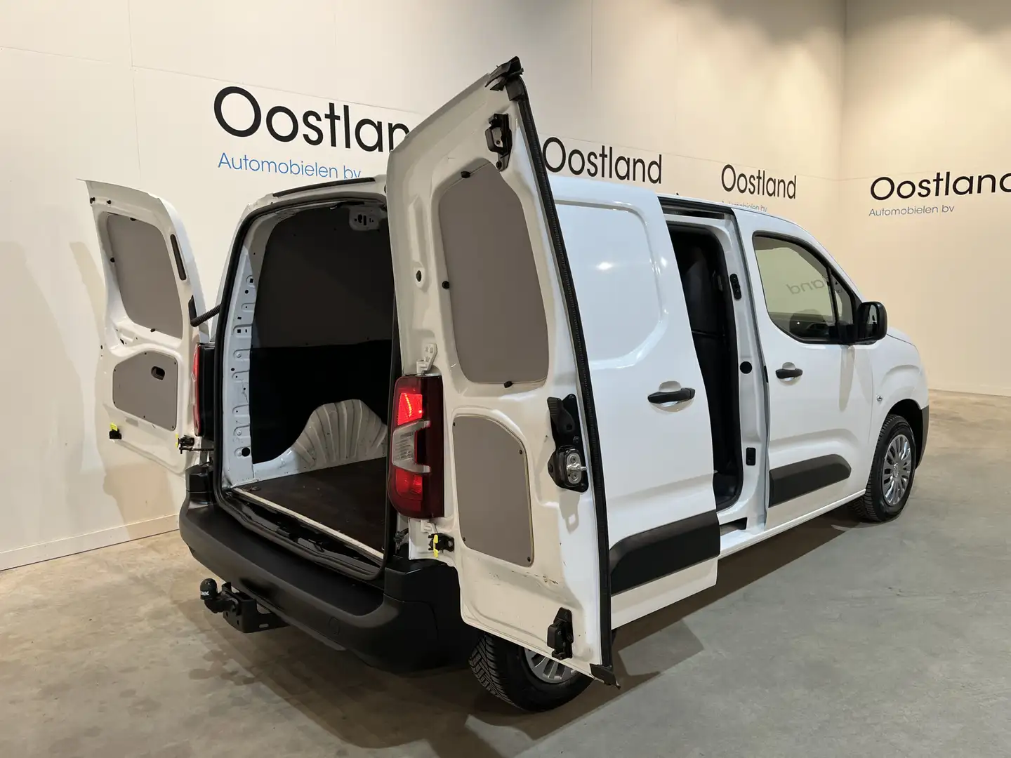 Toyota Proace City 1.5 D-4D Cool / Euro 6 / Airco / Cruise Control / Weiß - 2