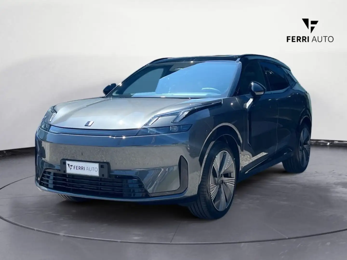 Lynk & Co 08 PHEV More Gris - 1