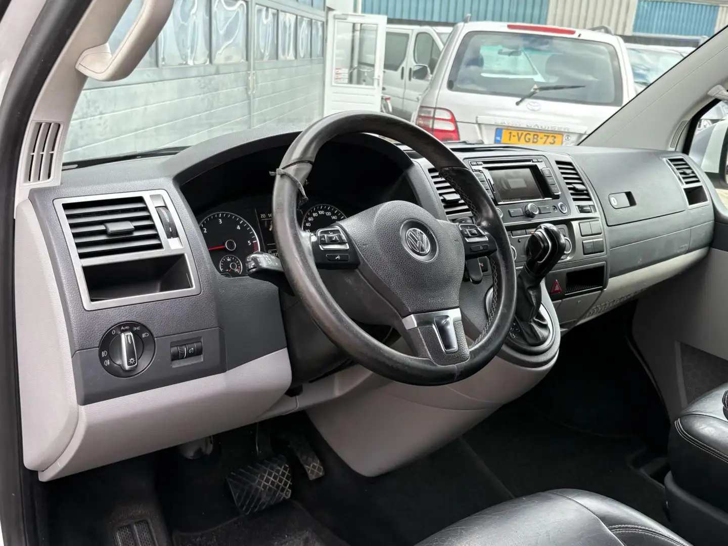 Volkswagen Transporter 2.0 TDI 140pk Autom. LANG Navi Airco Cruise Leder Білий - 2