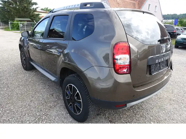 Dacia Duster view 4