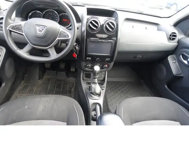 Dacia Duster view 13