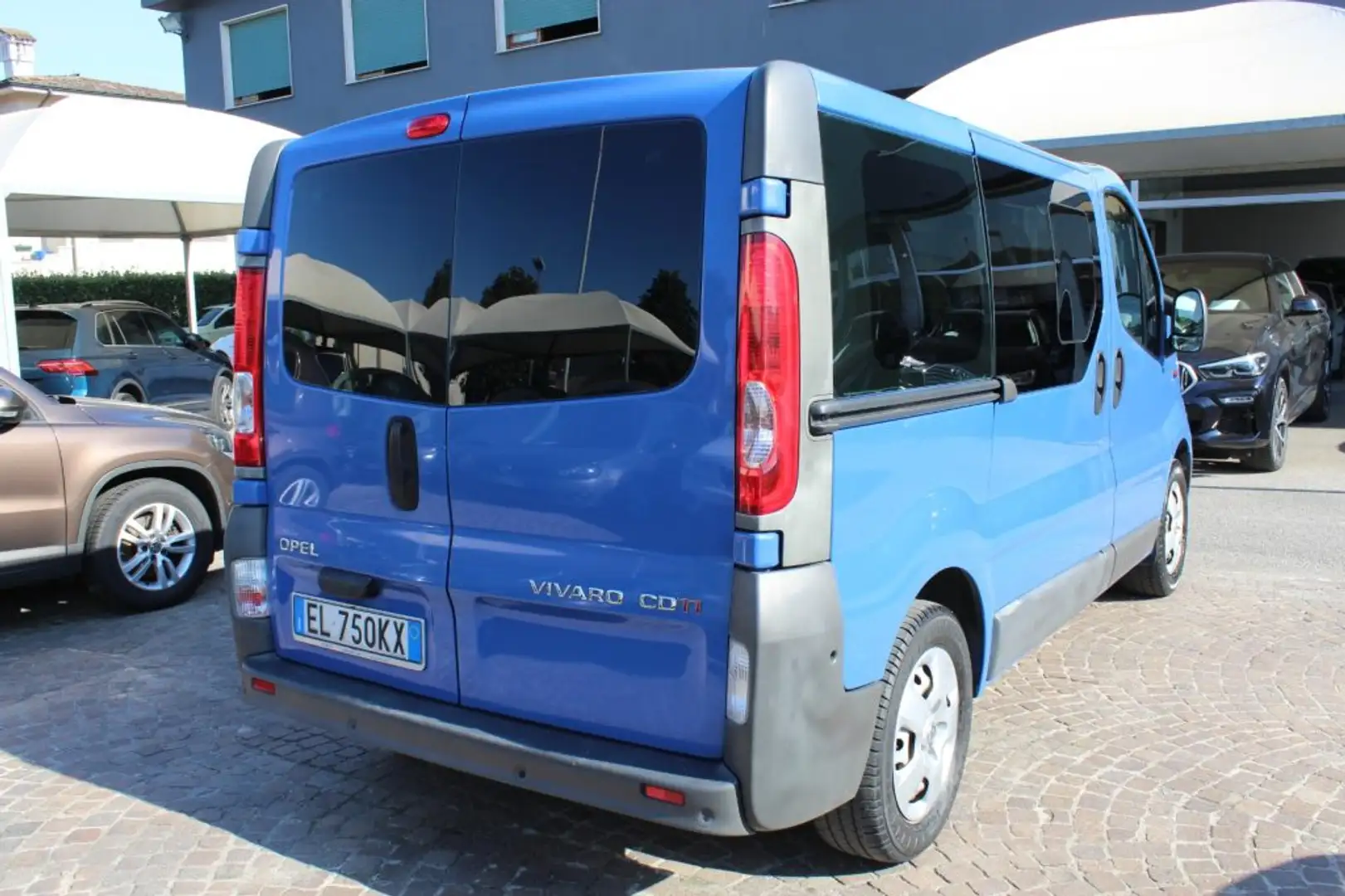 Opel Vivaro 27 2.0 CDTI 120CV 9 POSTI Blauw - 2