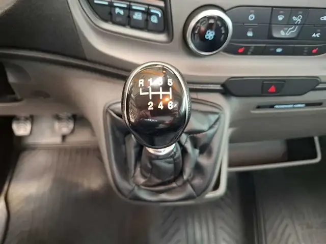 Ford Transit view 14