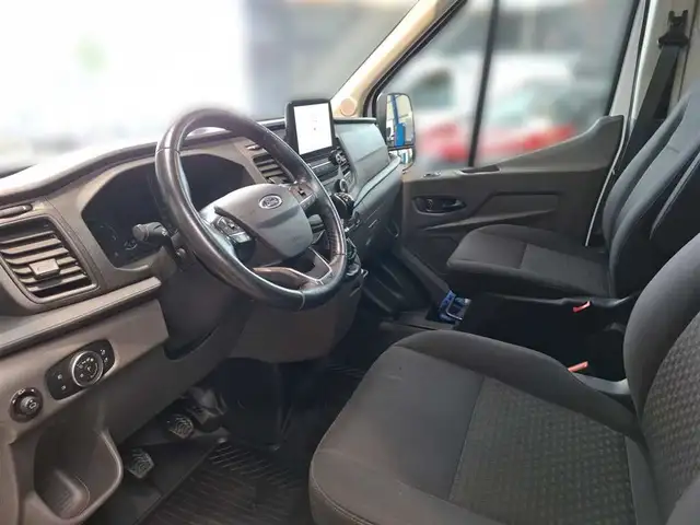 Ford Transit view 8