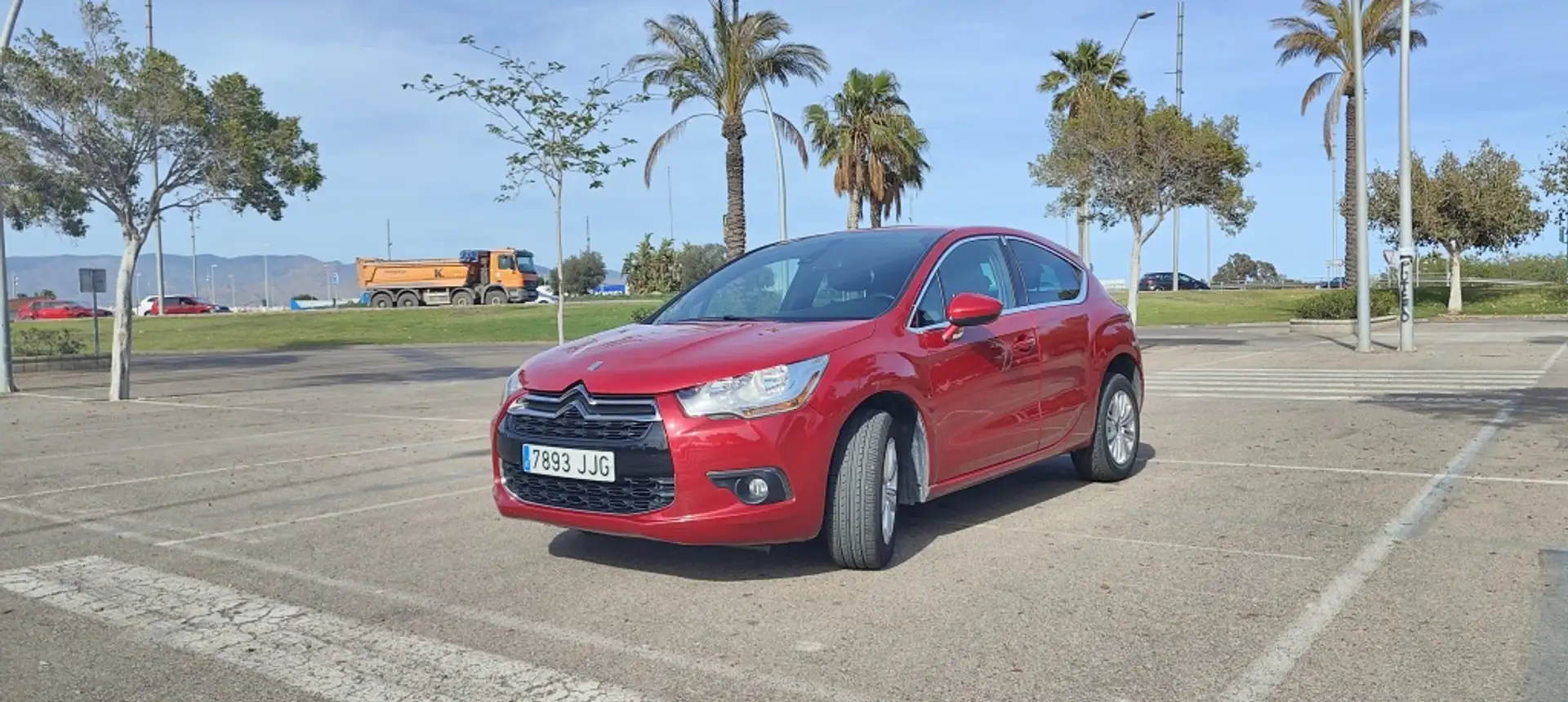DS Automobiles DS 4 1.6 BlueHDi S&S Desire 120 Red - 1