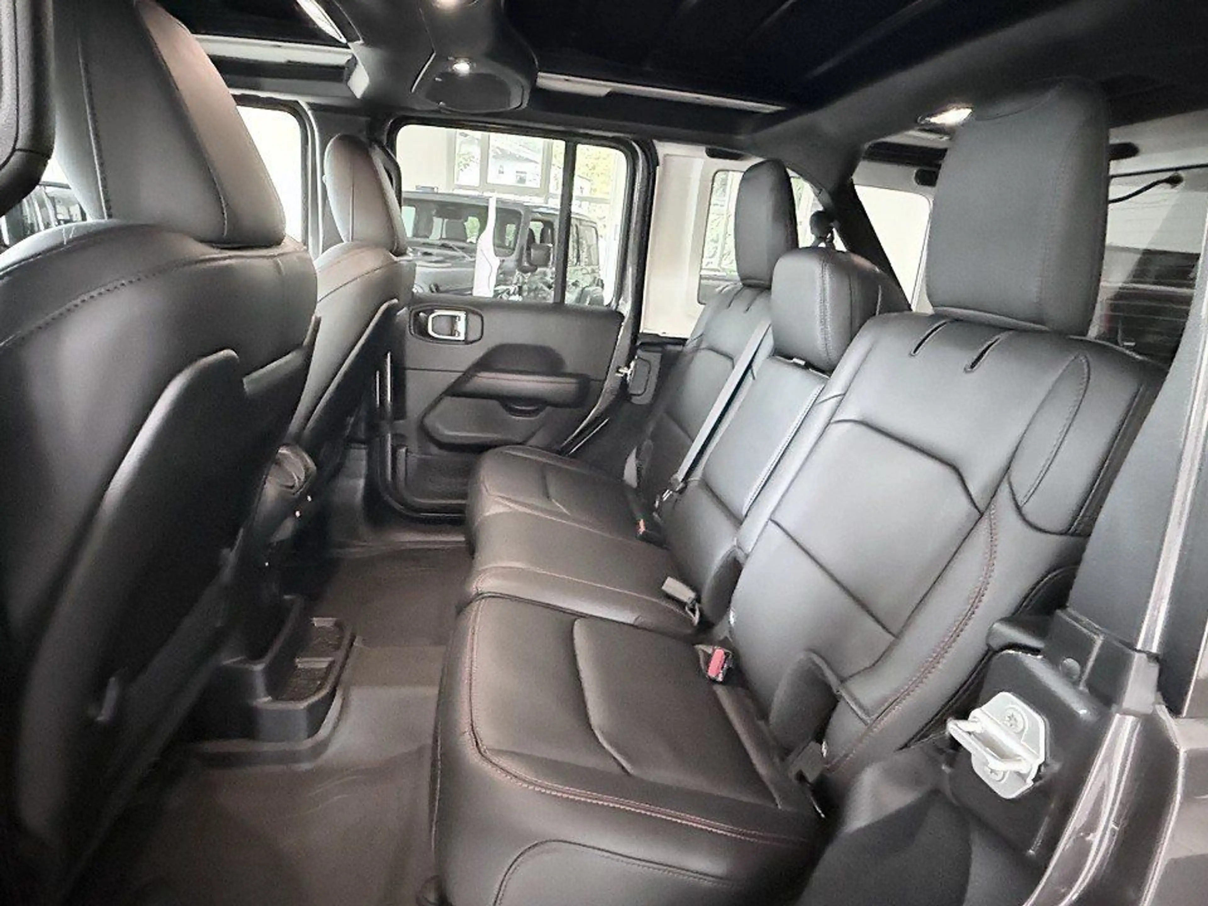 Jeep Wrangler Unlimited 2.0 272PS Rubicon MY25 Sky-On — photo 10