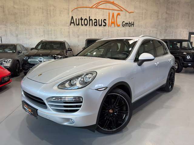Imagine Porsche Cayenne /PANO/AHK/NAVI/LED/SHZ/LEDER/BI-XENON/TEM