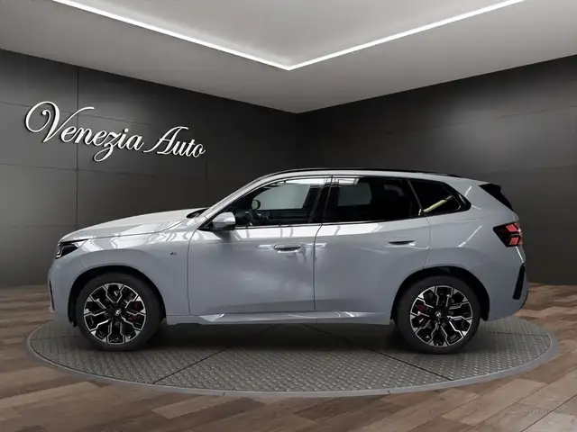 BMW X3 view 3