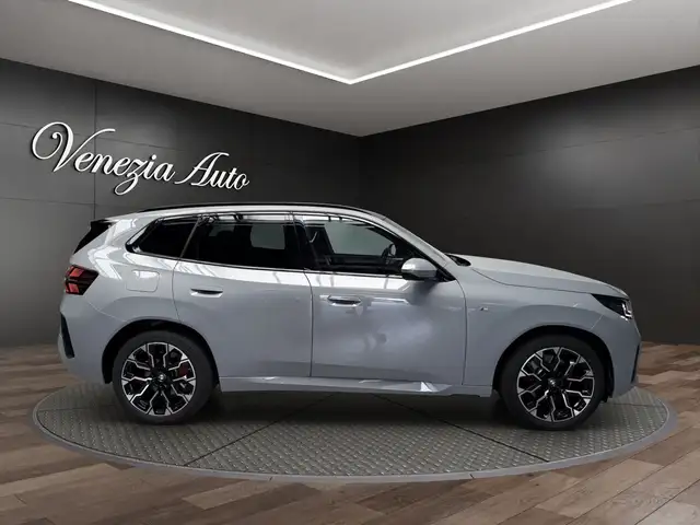 BMW X3 view 8