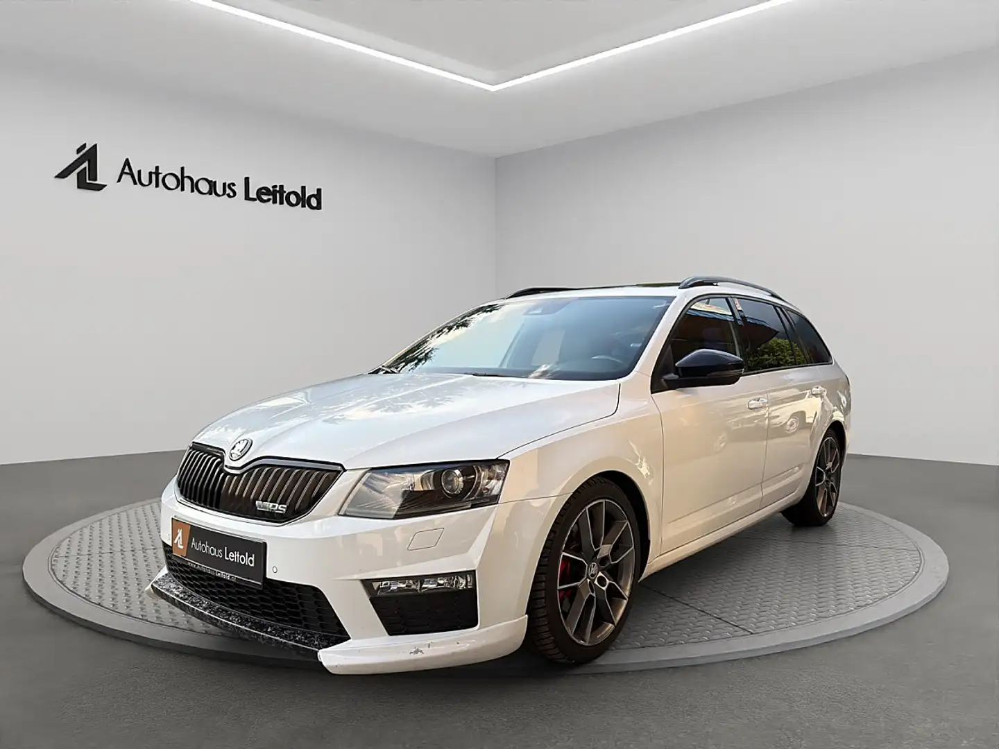 Skoda Octavia 2.0 TDI DPF RS CAM XENON SPORT LANE ASSIST TEMP... Weiß - 1