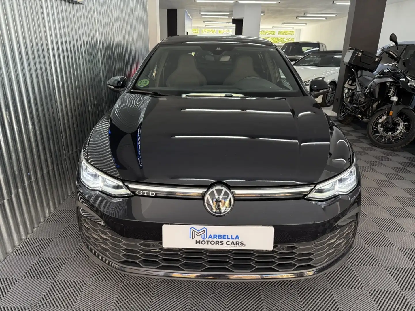 Volkswagen Golf GTD 2.0 TDI DSG 7 Zwart - 2