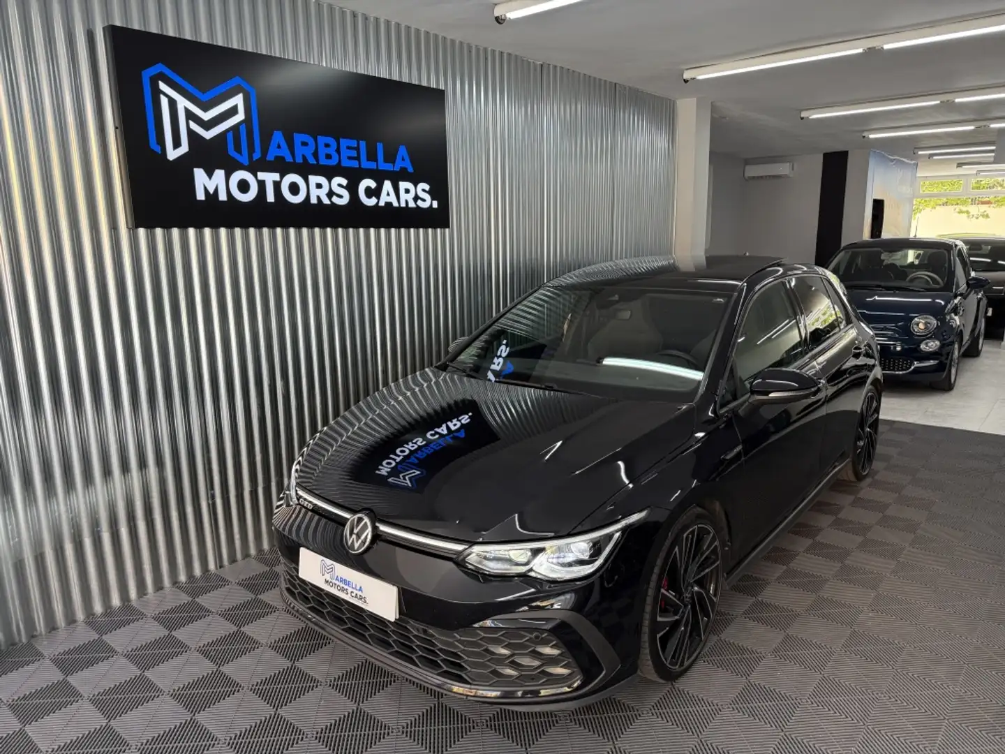 Volkswagen Golf GTD 2.0 TDI DSG 7 Zwart - 1