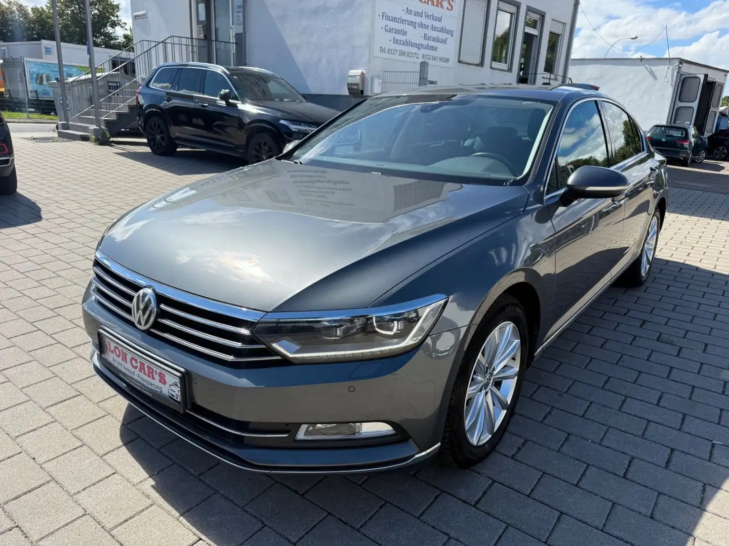 Volkswagen Passat Lim. Highline/Navi/Kamera/Led/Alcantara Gris - 1
