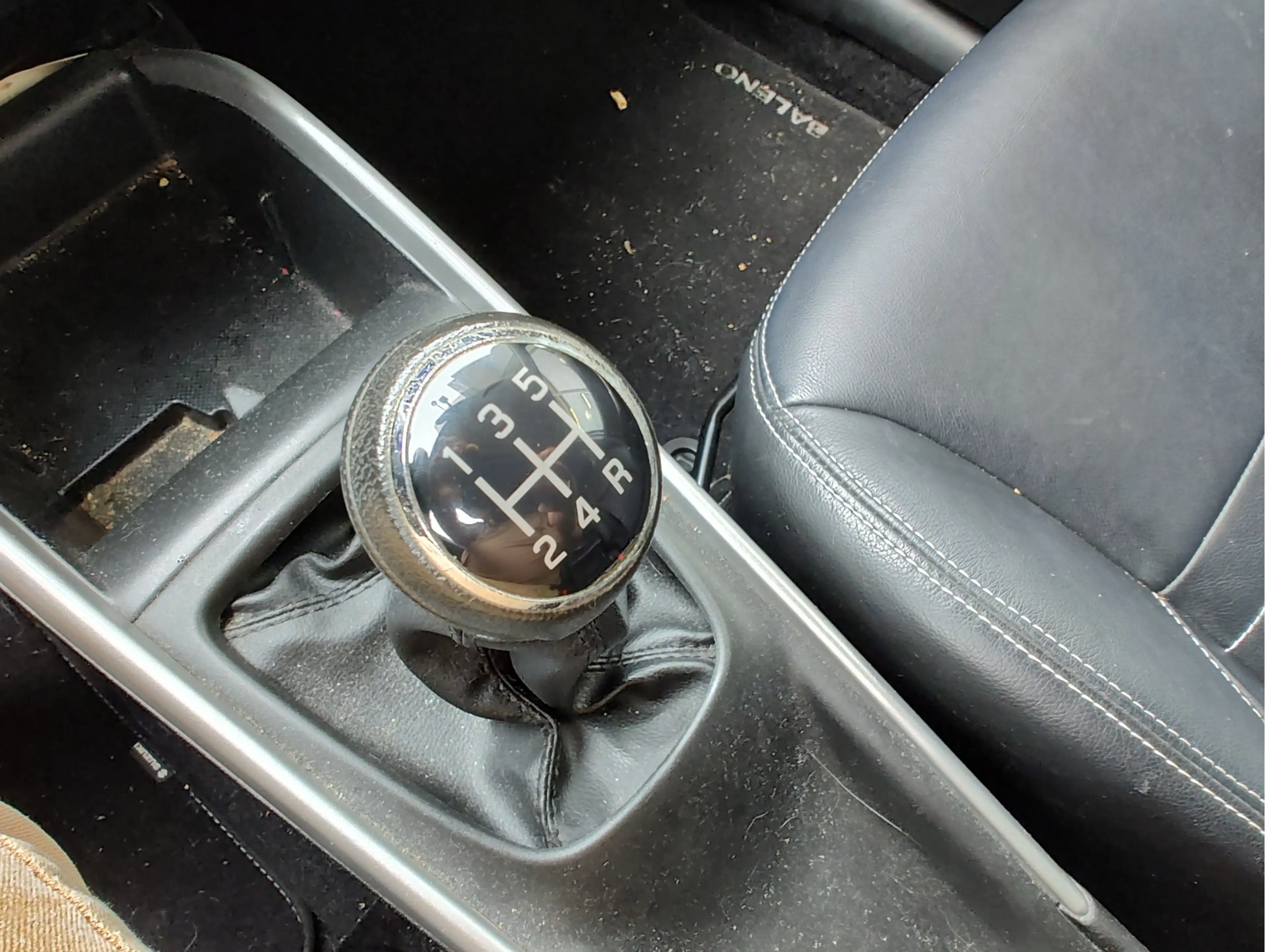 Suzuki Baleno 1.2 SMART HYBRID HIGH EXECUTIVE Xenon | Adaptive C — photo 13