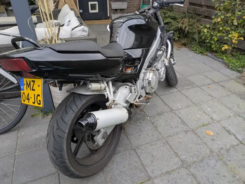 Honda CBR 600 RR - foto 6