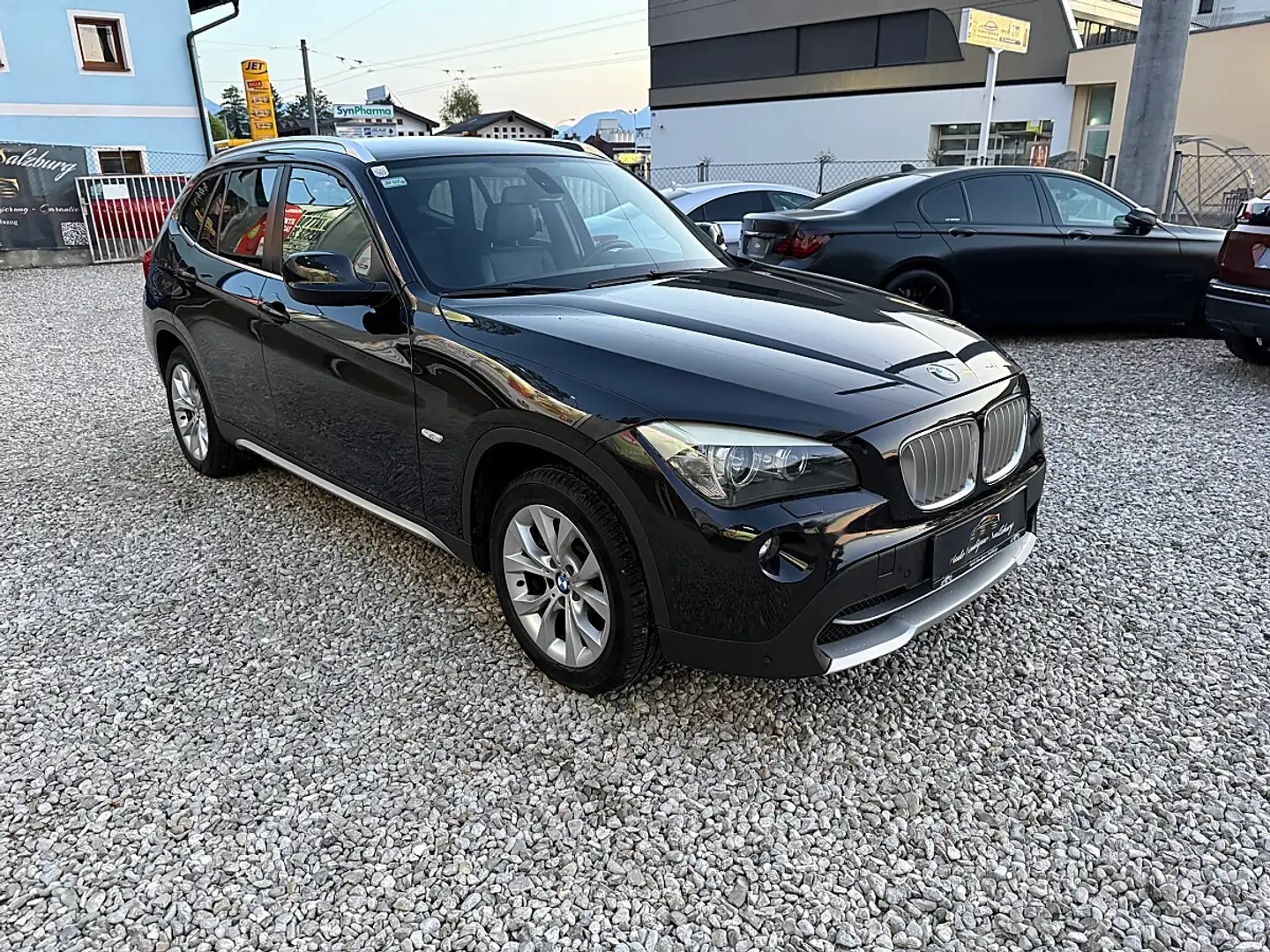 BMW X1 xDrive 23d Österreich Paket Aut. Schwarz - 2