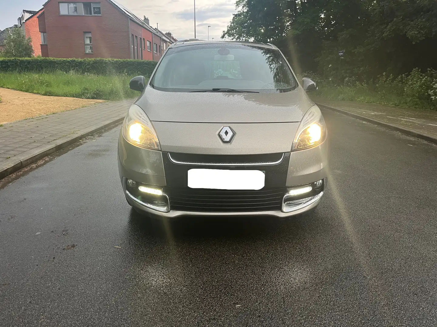 Renault Scenic 1.2 TCe Energy Bose Edition Бежевий - 2