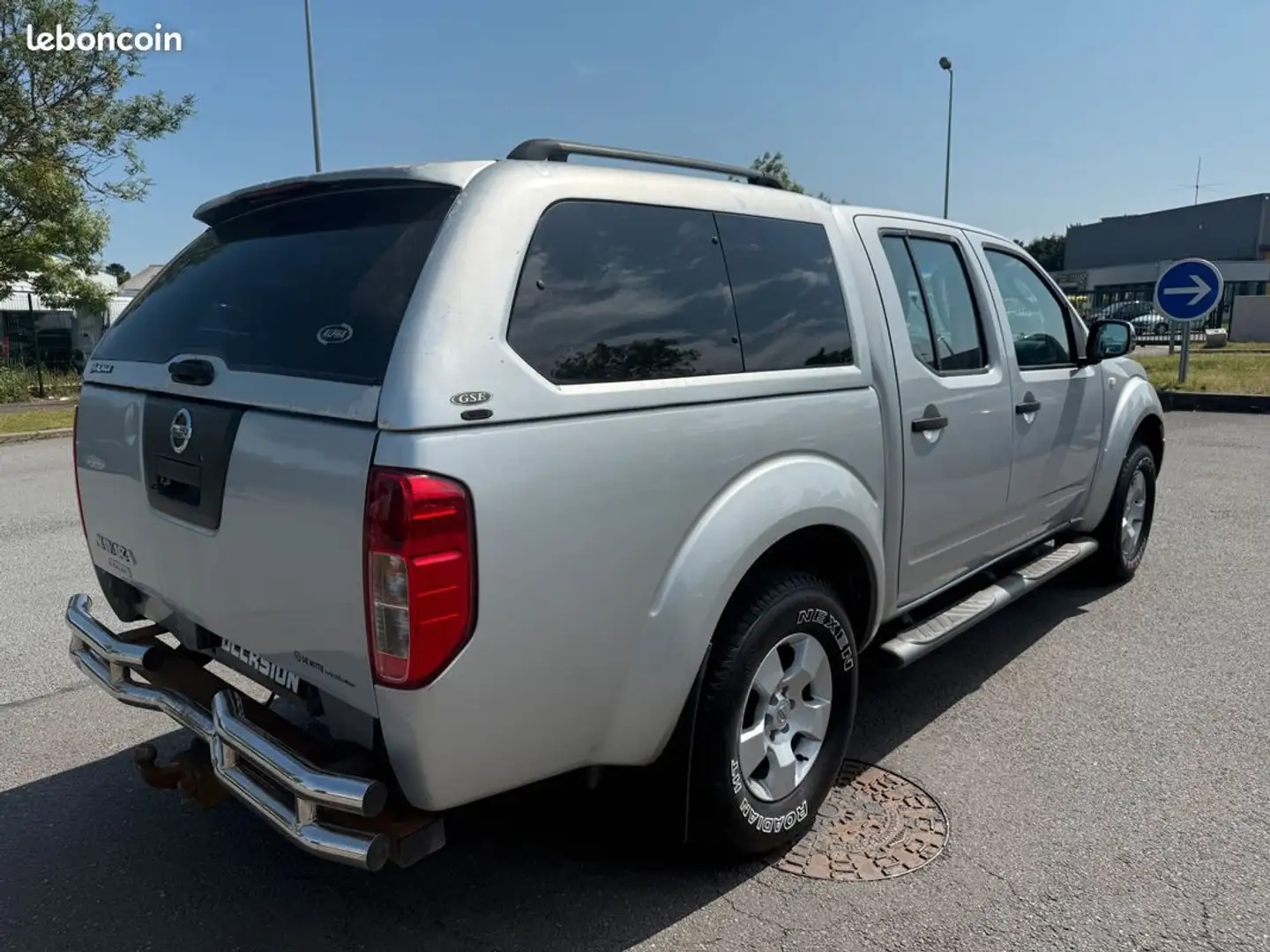 Nissan Navara D40 2.5 DCI 174cv Cuir-Clim-Camèra-137000Km 1ere M Gris - 2