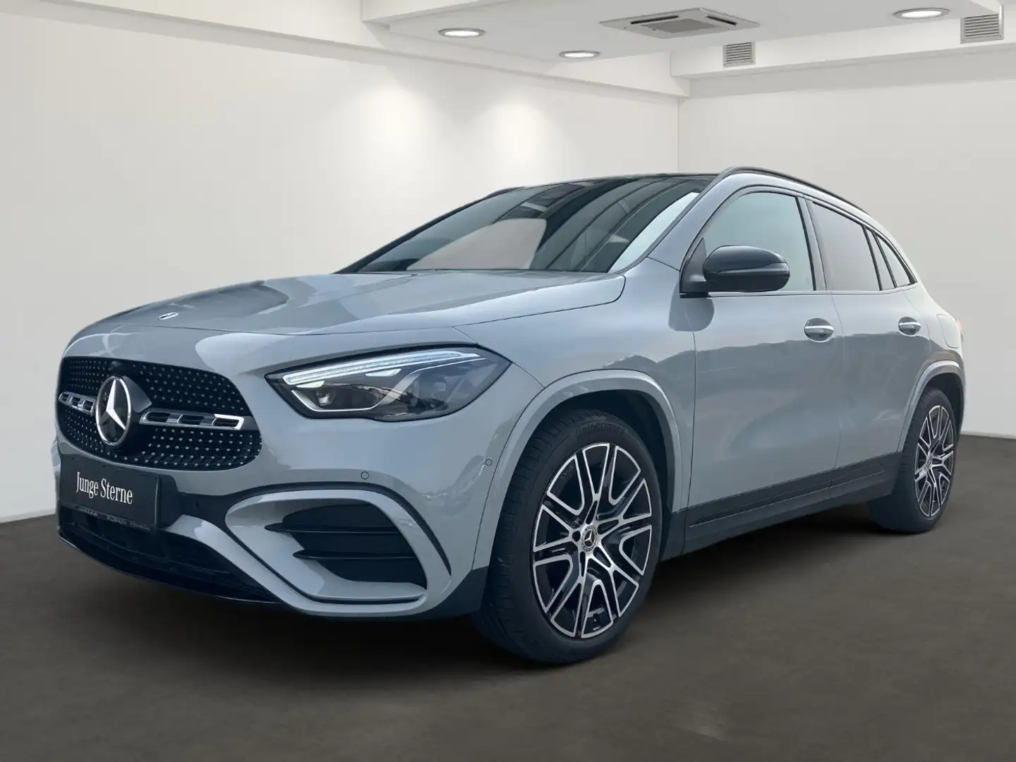 Mercedes-Benz GLA 200 d 4Matic AMG Line AMG Night MBUX Ambi Grau - 2