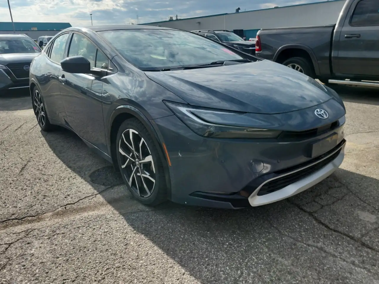 Toyota Prius Prime снимка Toyota Prius Prime