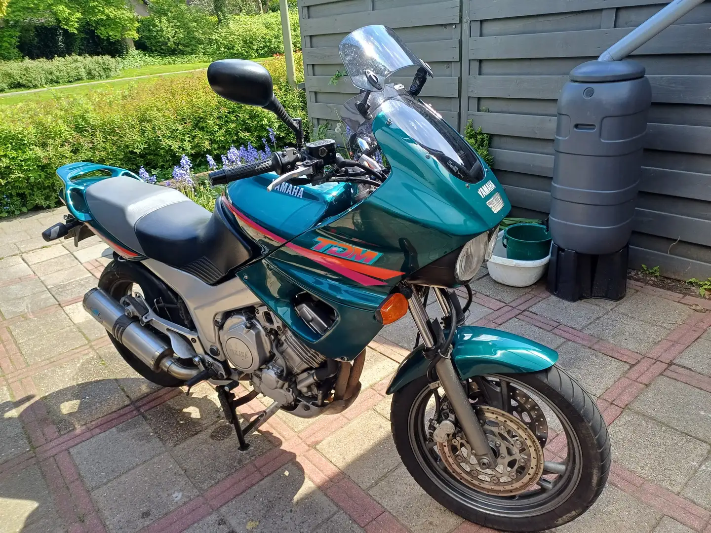 Yamaha TDM 850 Verde - 1