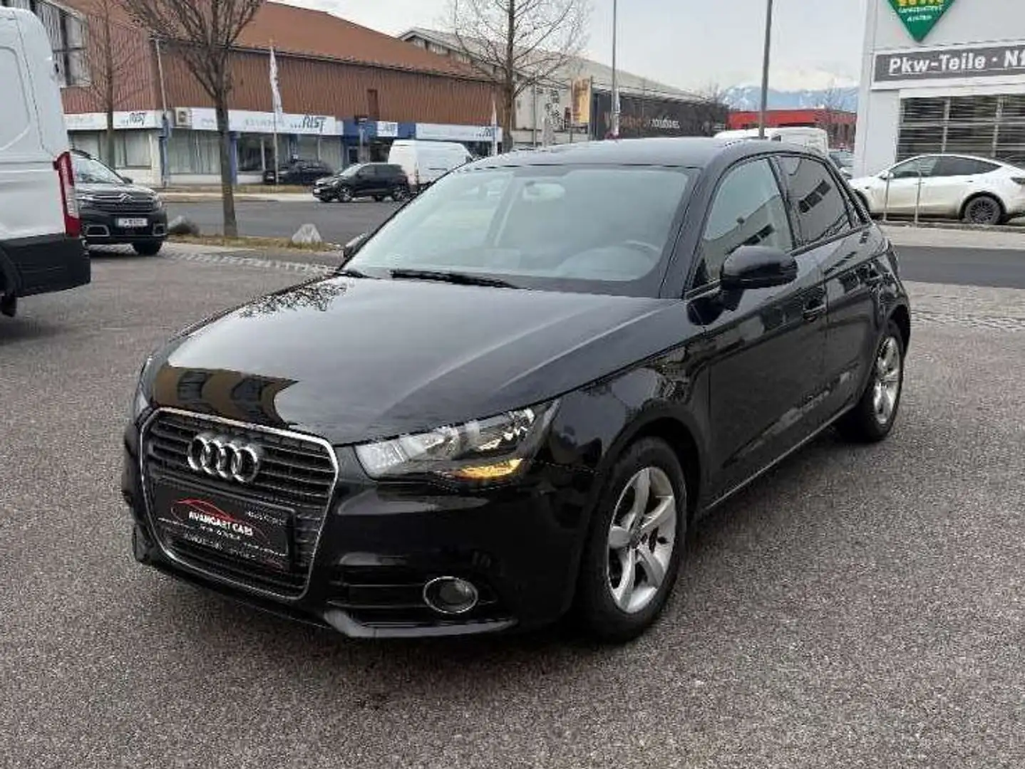 Audi A1 attraction Schwarz - 1