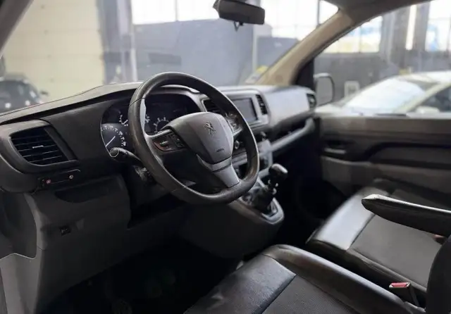 Peugeot Expert view 10