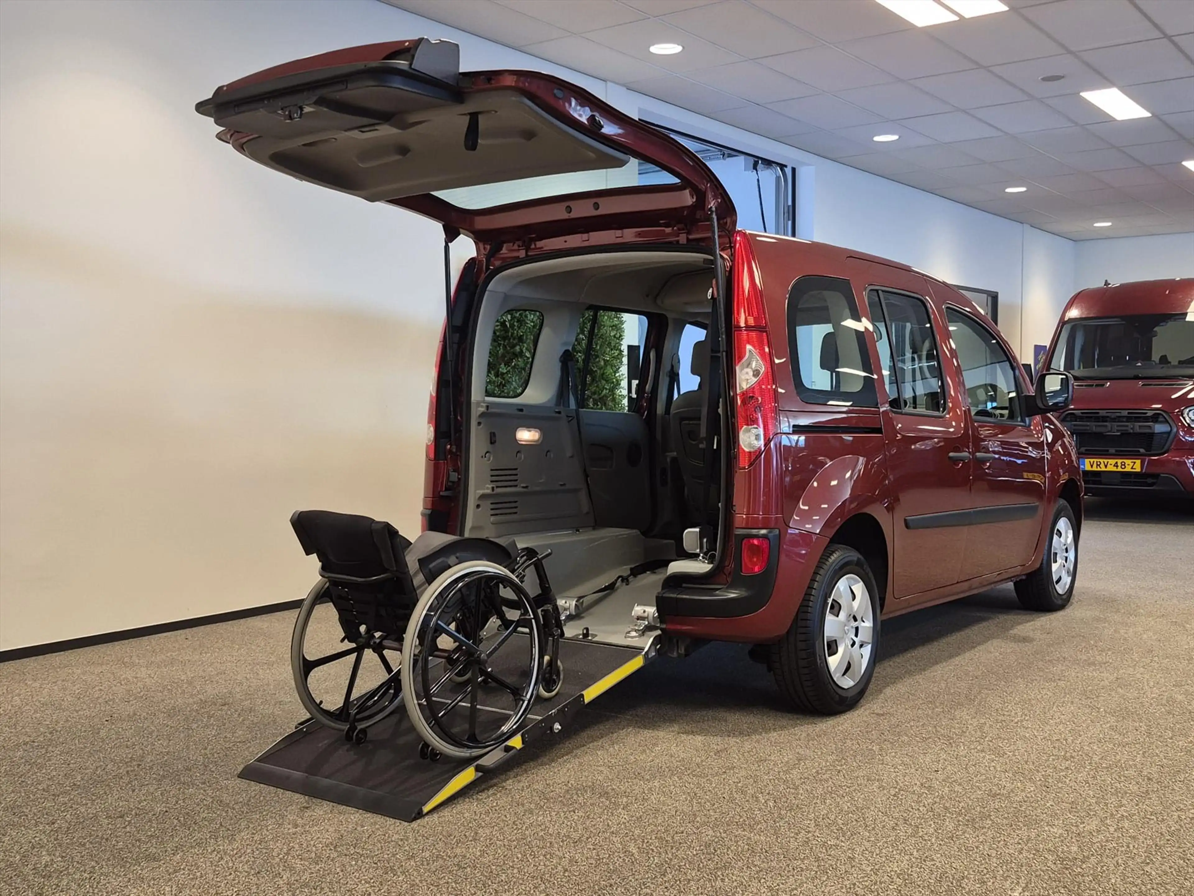 Renault Kangoo Rolstoelauto 3+1 — photo 9