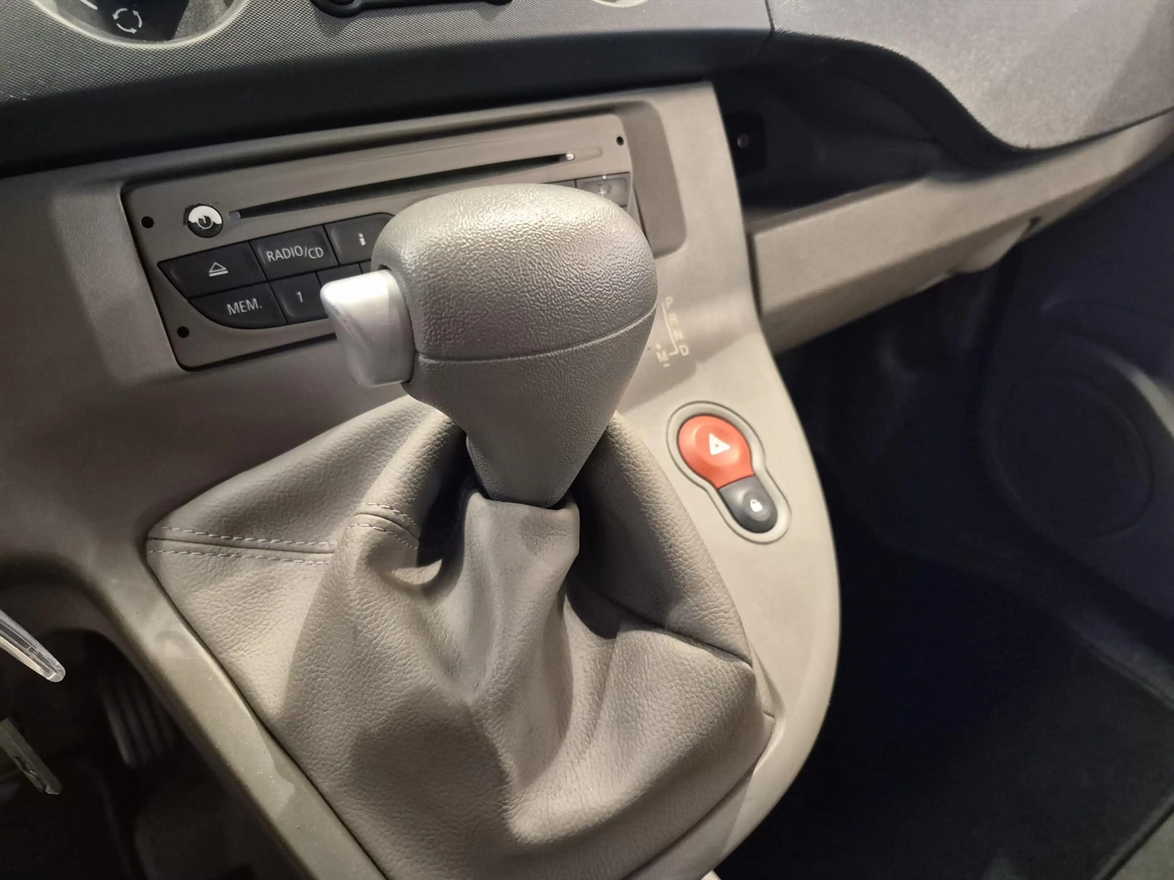 Renault Kangoo Rolstoelauto 3+1 — photo 27
