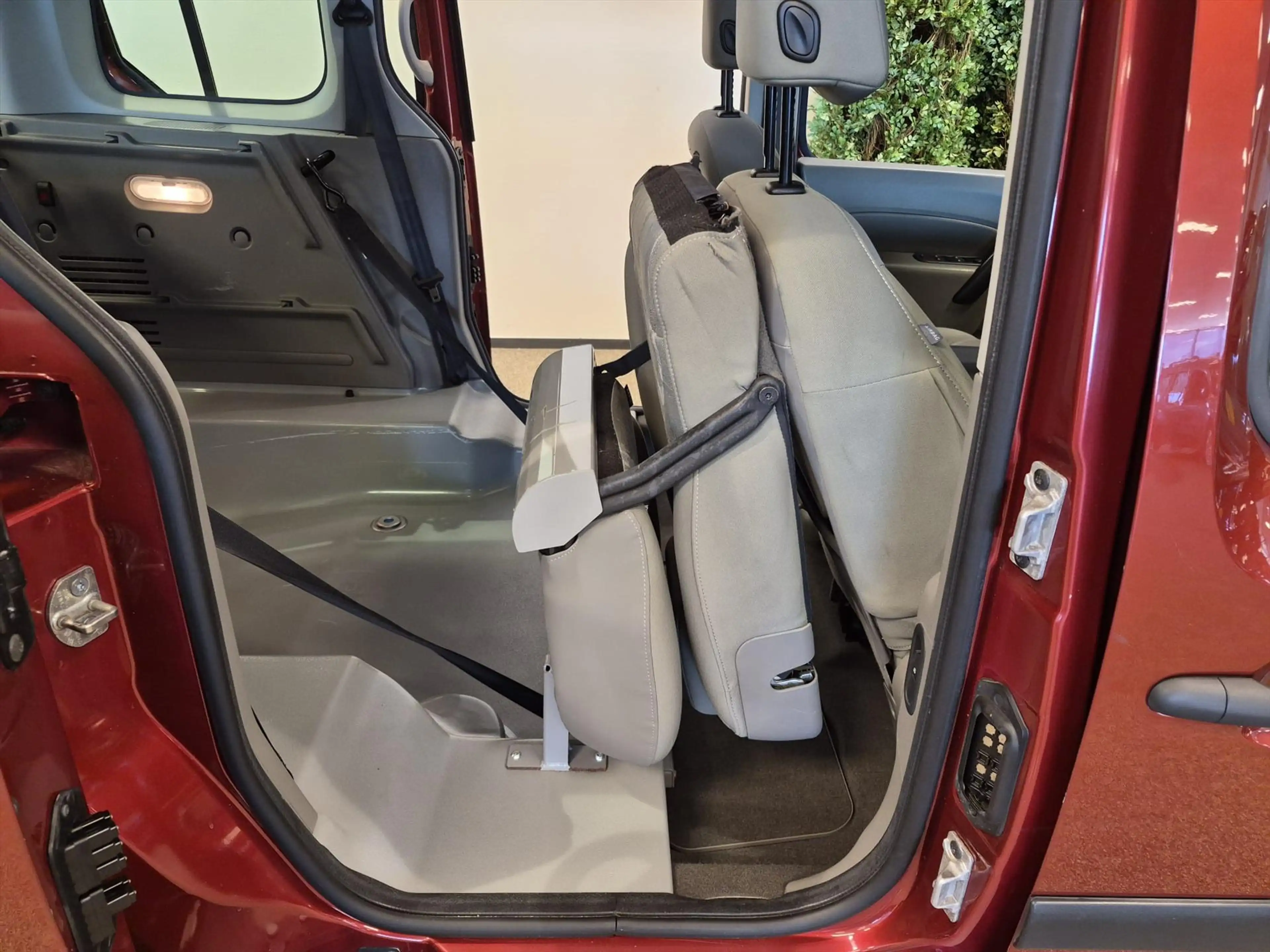 Renault Kangoo Rolstoelauto 3+1 — photo 18