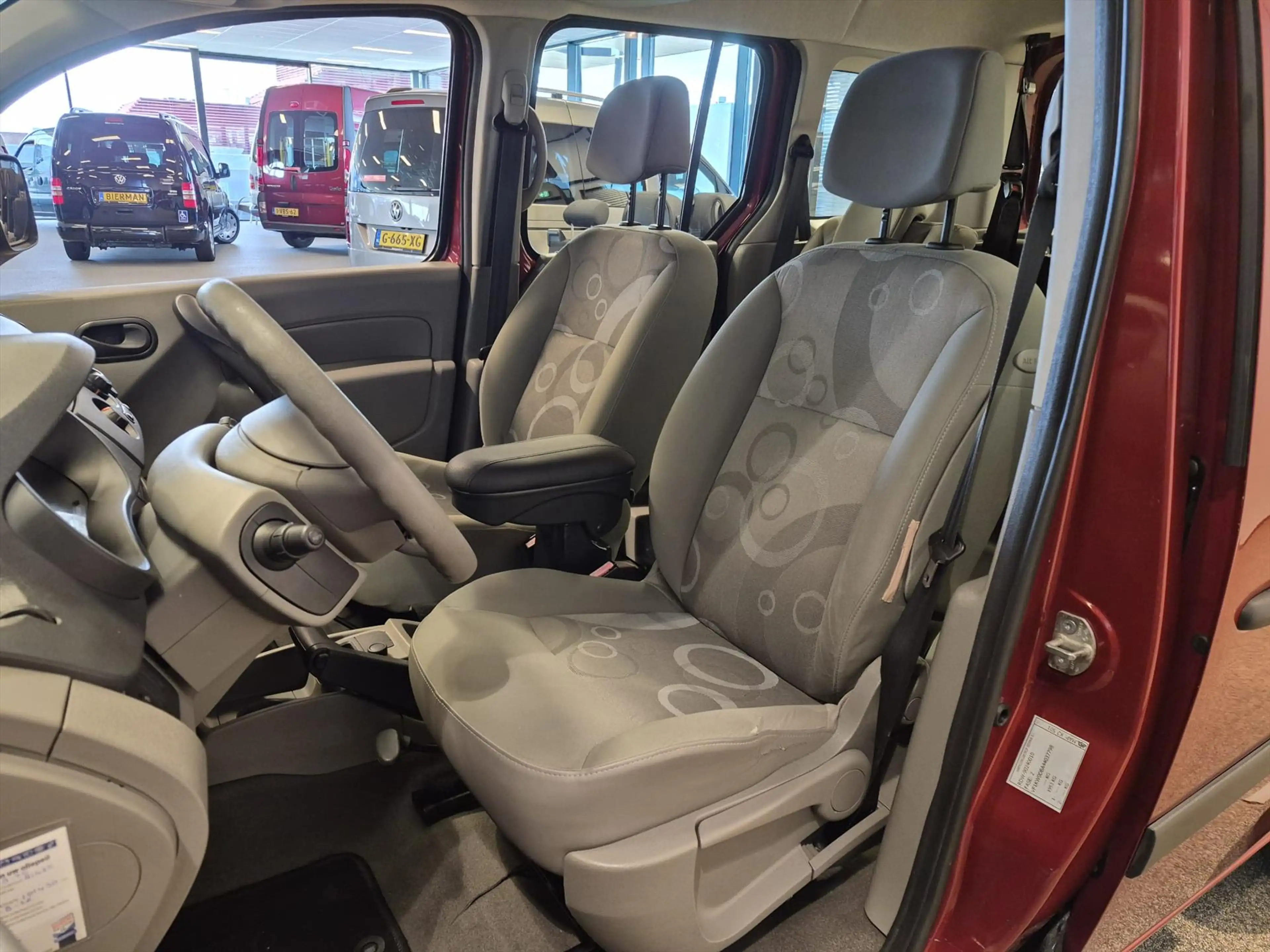 Renault Kangoo Rolstoelauto 3+1 — photo 22
