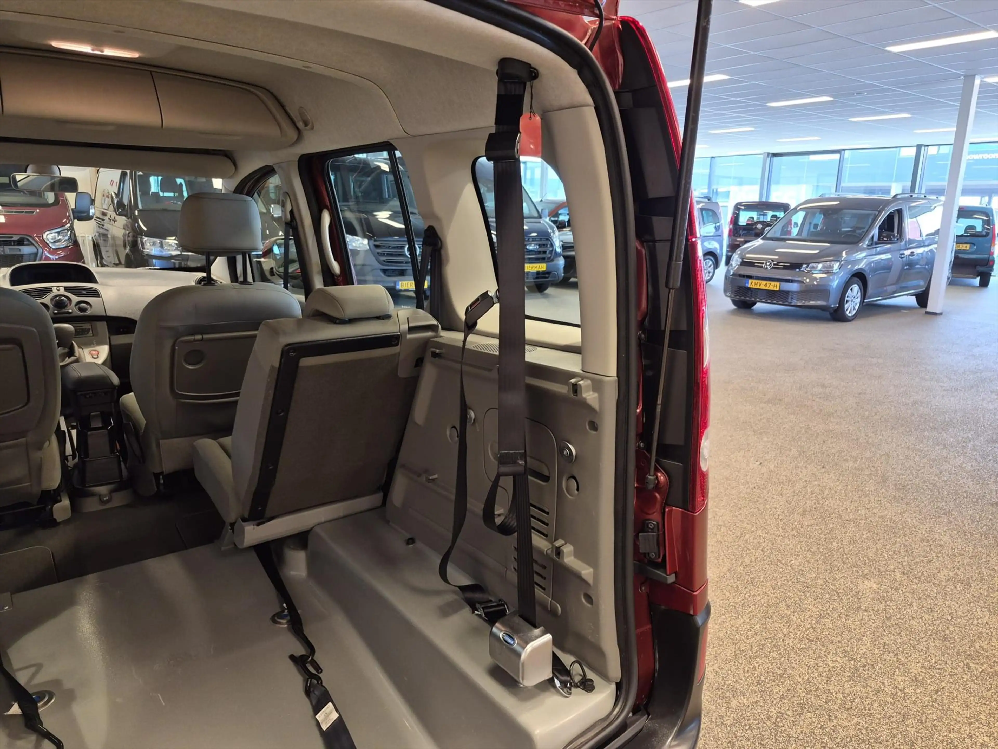 Renault Kangoo Rolstoelauto 3+1 — photo 6
