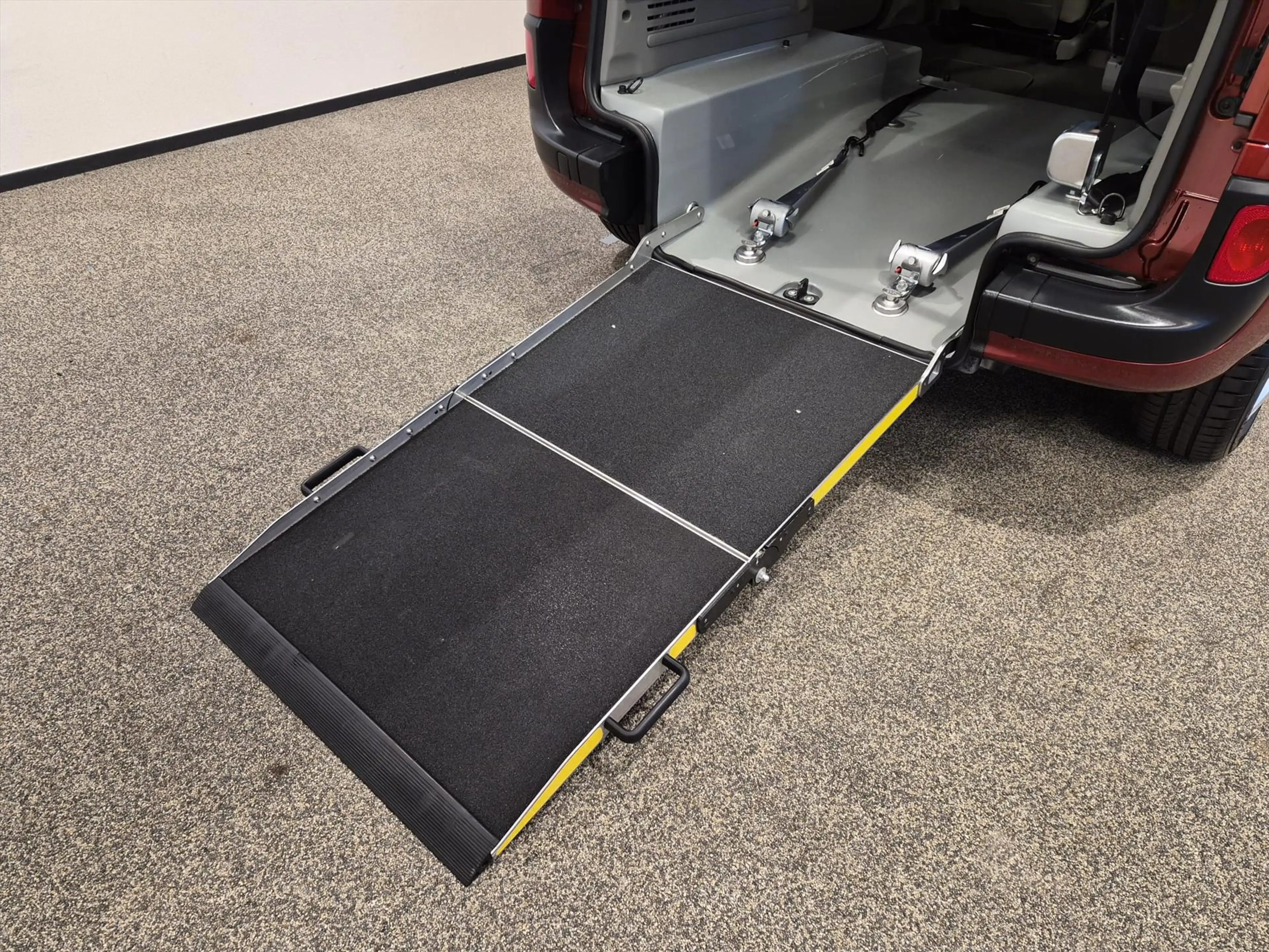 Renault Kangoo Rolstoelauto 3+1 — photo 4