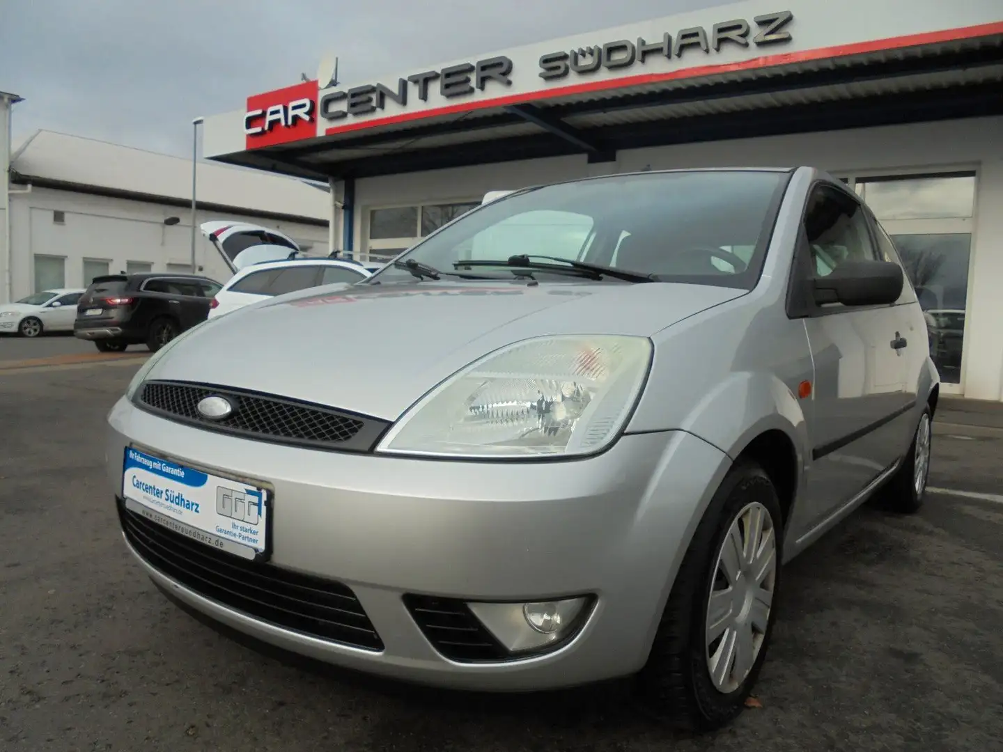 Ford Fiesta 1.3 51 kW Trend Silber - 1