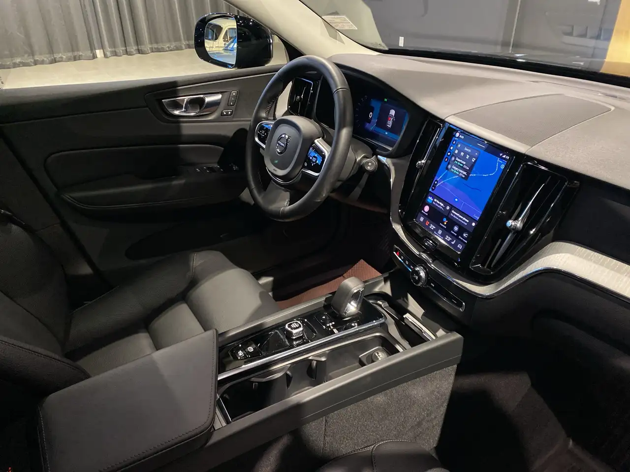 Volvo XC60 снимка Volvo XC60