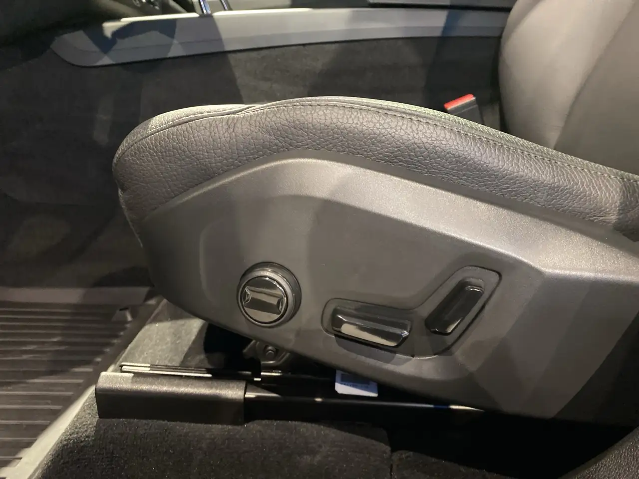 Volvo XC60 снимка Volvo XC60
