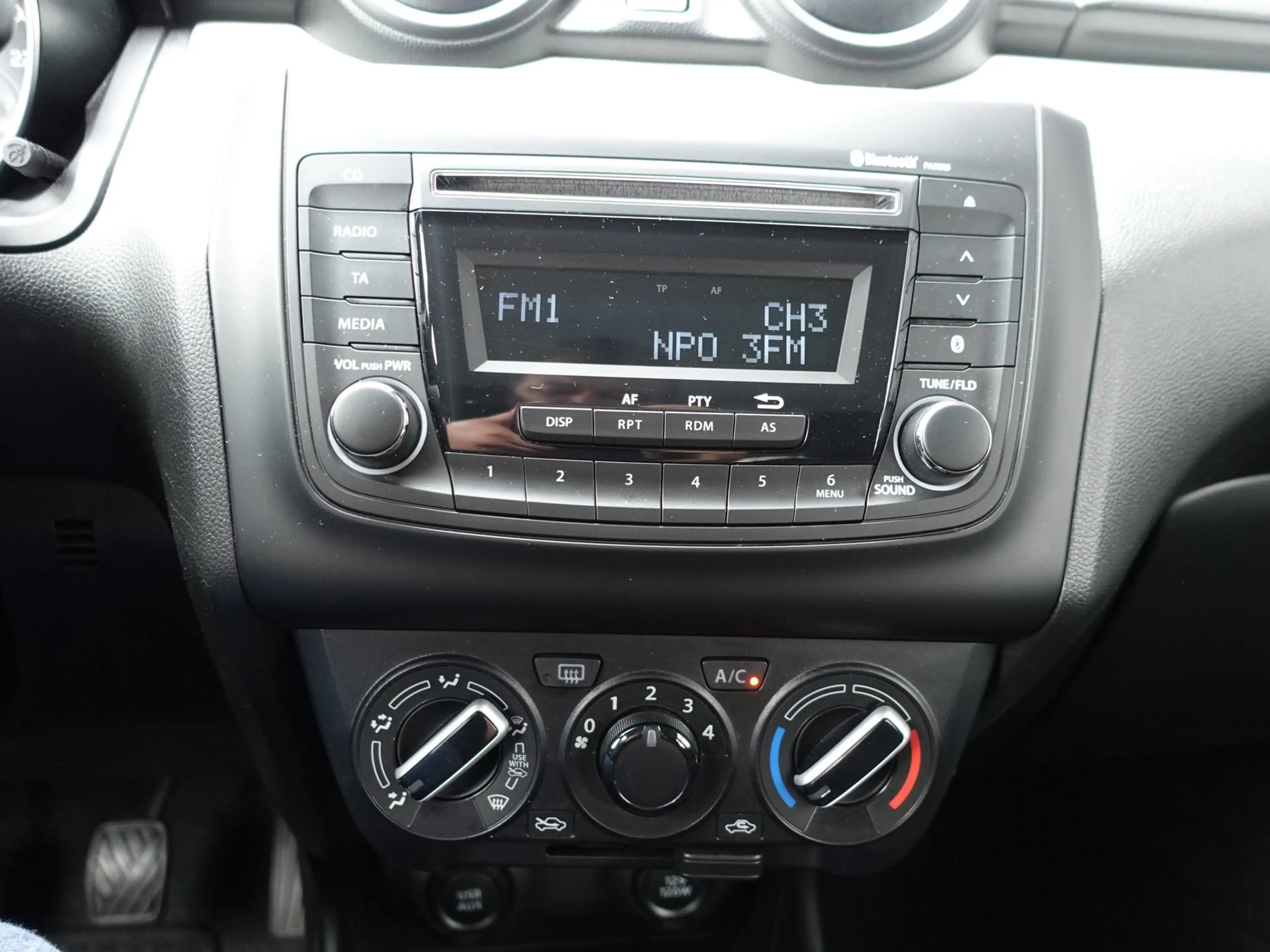 Suzuki Swift 1.2 Comfort Smart Hybrid (Airco,AdaptiveCruise,LED — photo 12