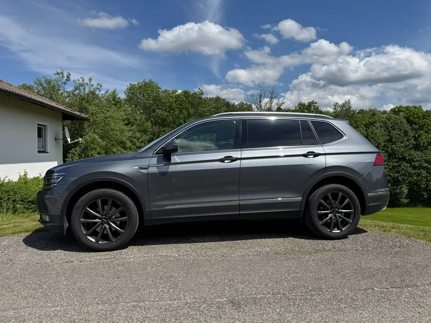 Volkswagen Tiguan Allspace Tiguan 2,0 TDI SCR 4Motion Allspace DSG Allspace Grau - 2