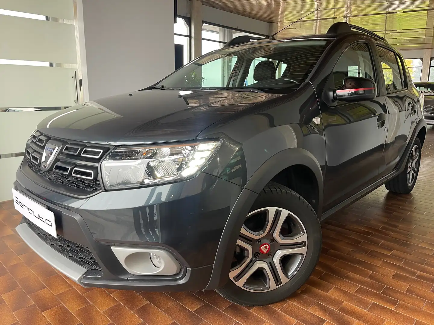 Dacia Sandero Stepway 0.9 tce turbo Techroad Gpl 90cv TELECAMERA Gris - 1