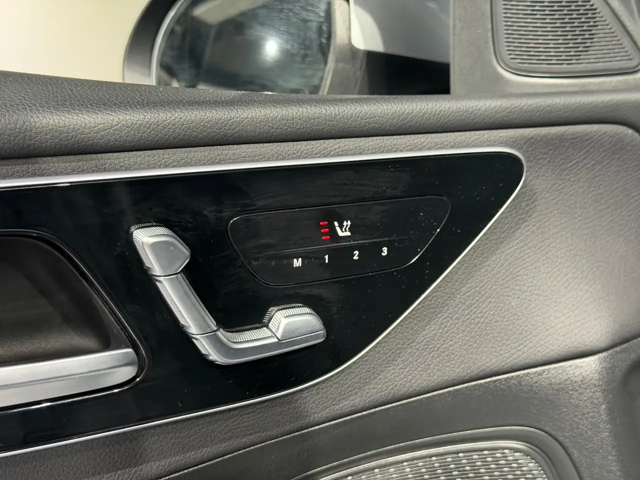 Mercedes-Benz C 200 d Avantgarde / DIGITAL LIGHT / DUFT / TOP Bild 25