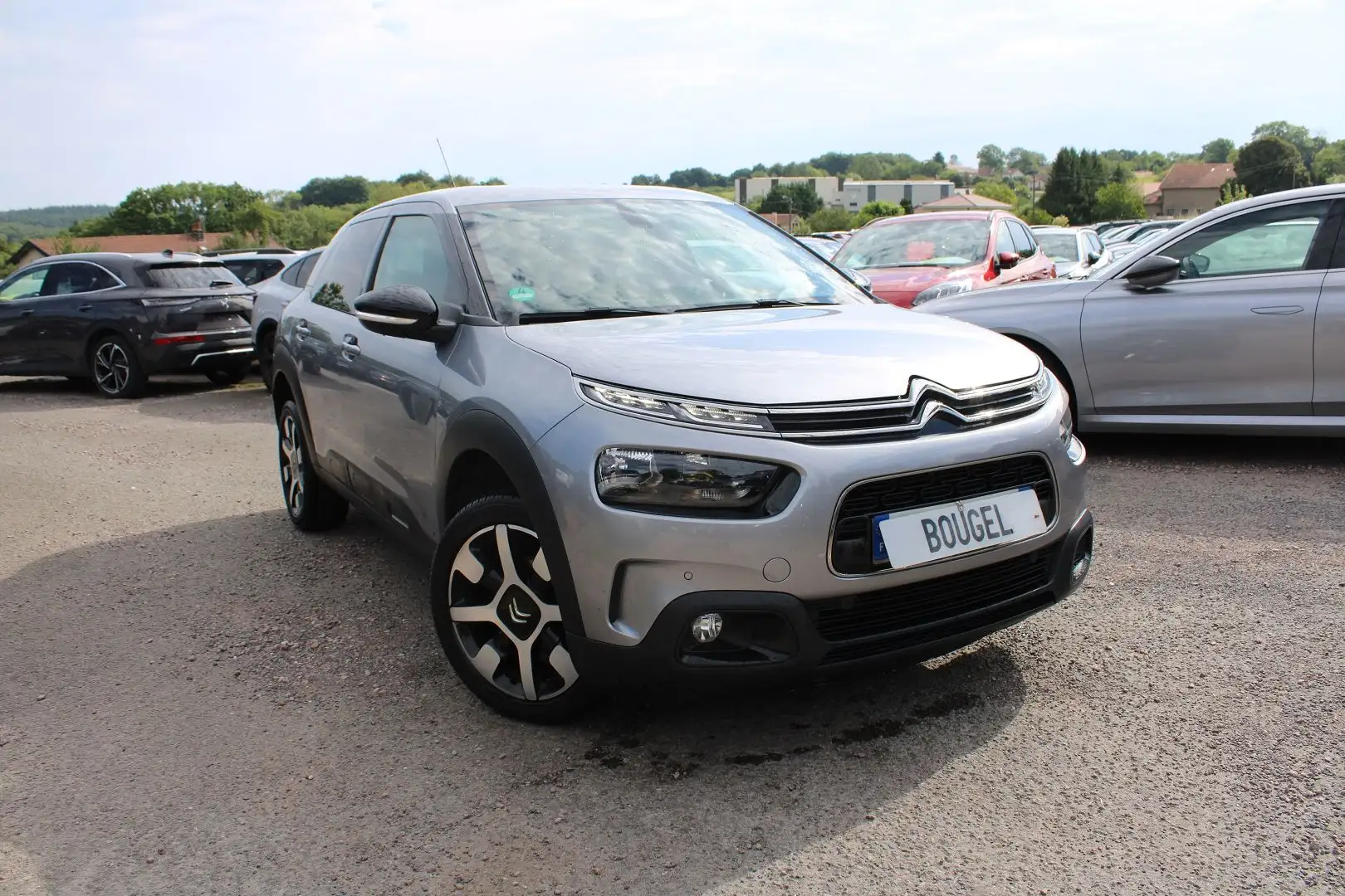 Citroen C4 Cactus 1L5 BLUEHDI 100 CV SHINE BOITE 6V GPS RÉGULATEUR BLUETOOTH CAMÉRA  JANTES 17 USB Gris - 1