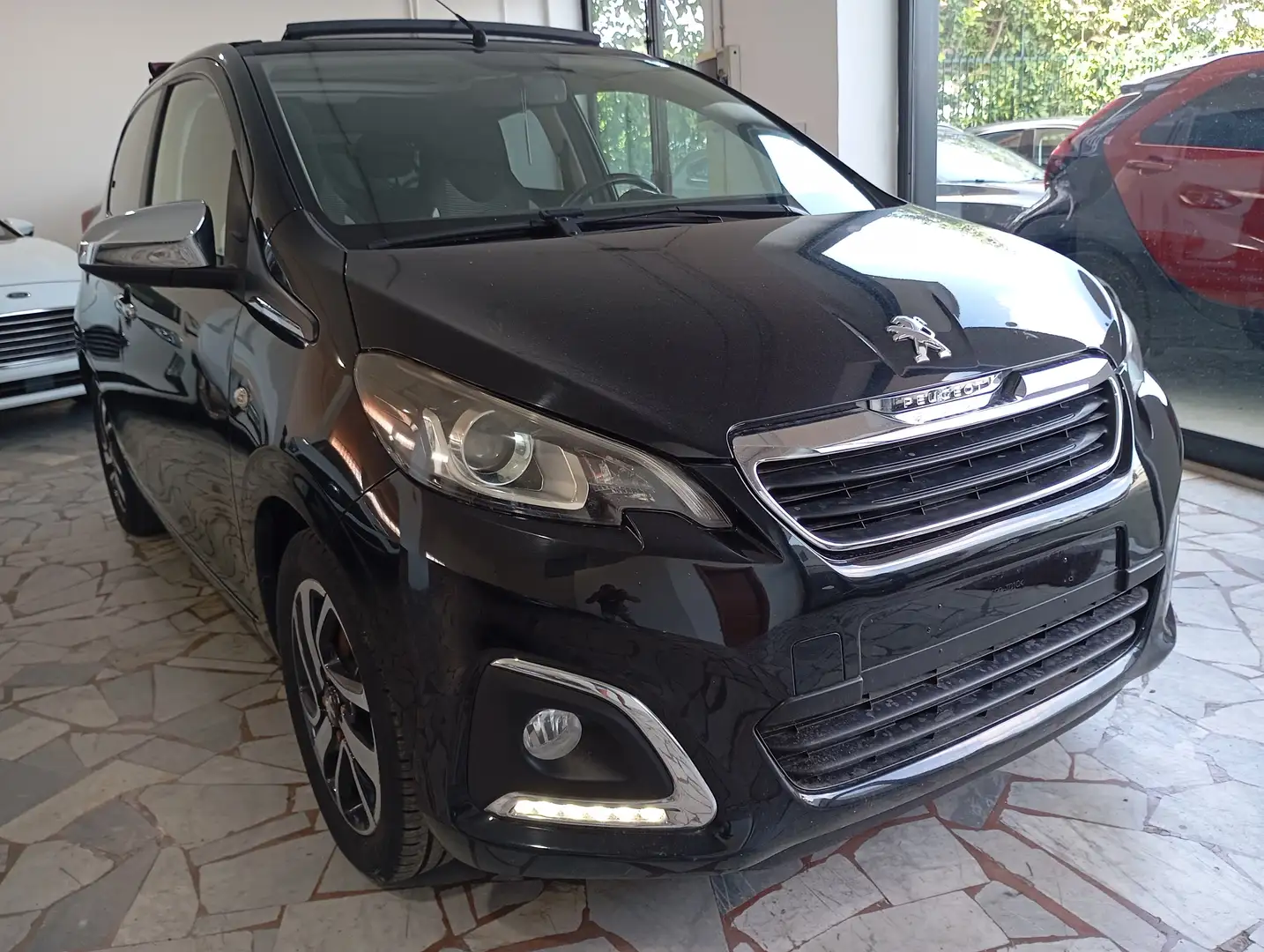 Peugeot 108 5P 1.2 PureTech 82CV Allure TOP! Nero - 1
