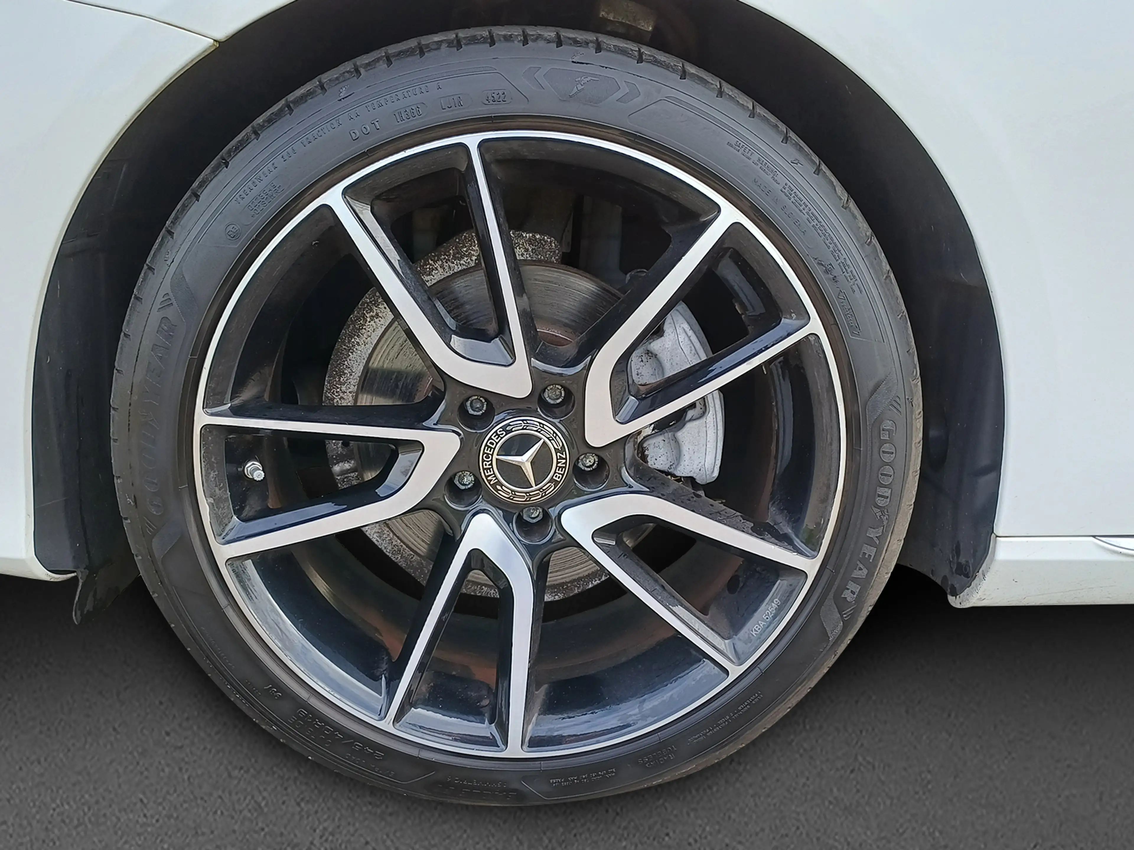 Mercedes-Benz E 200 Premium /Prachtige auto!/Sfeerverlichting/Camera/ — photo 11