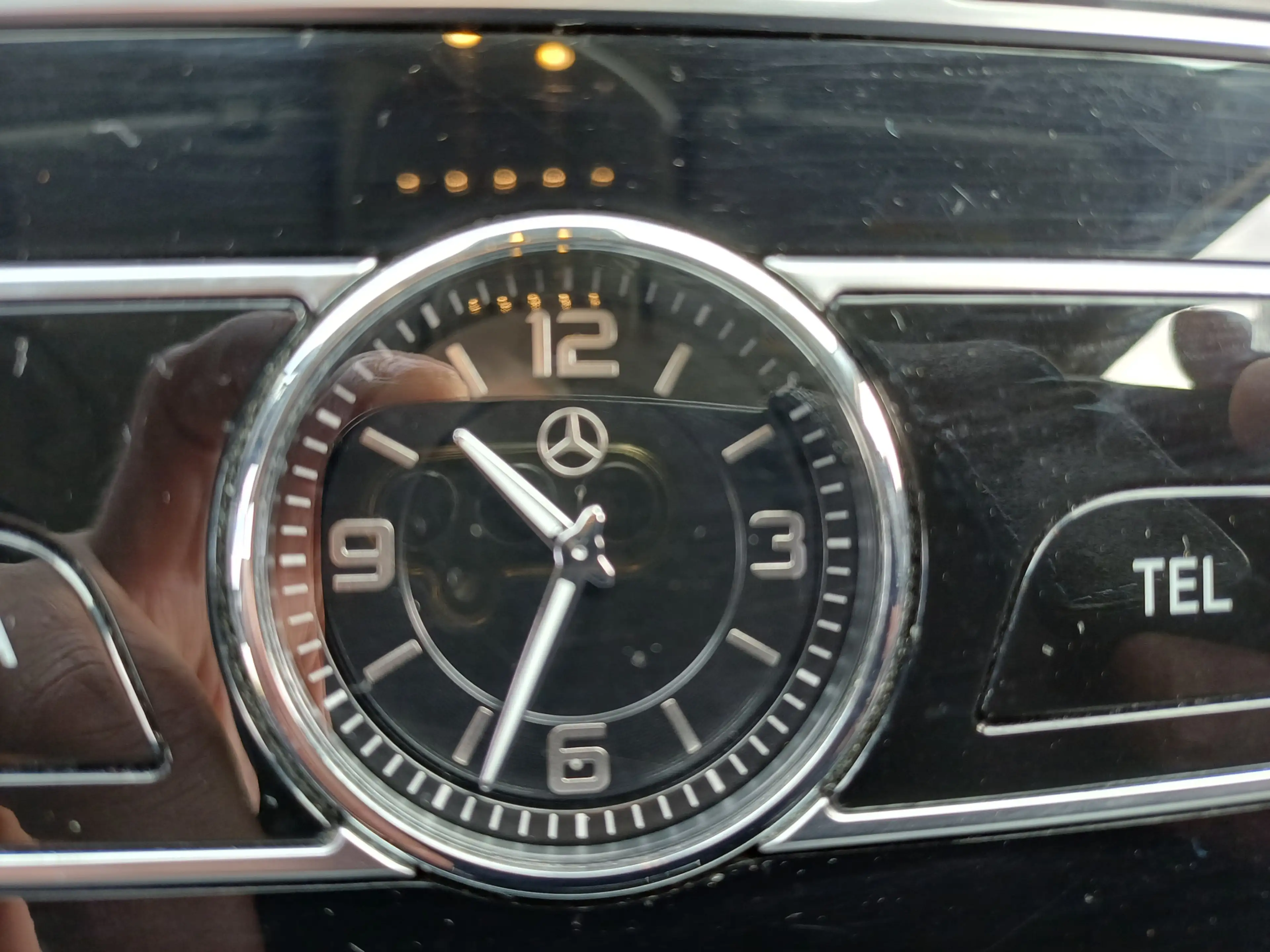 Mercedes-Benz E 200 Premium /Prachtige auto!/Sfeerverlichting/Camera/ — photo 33