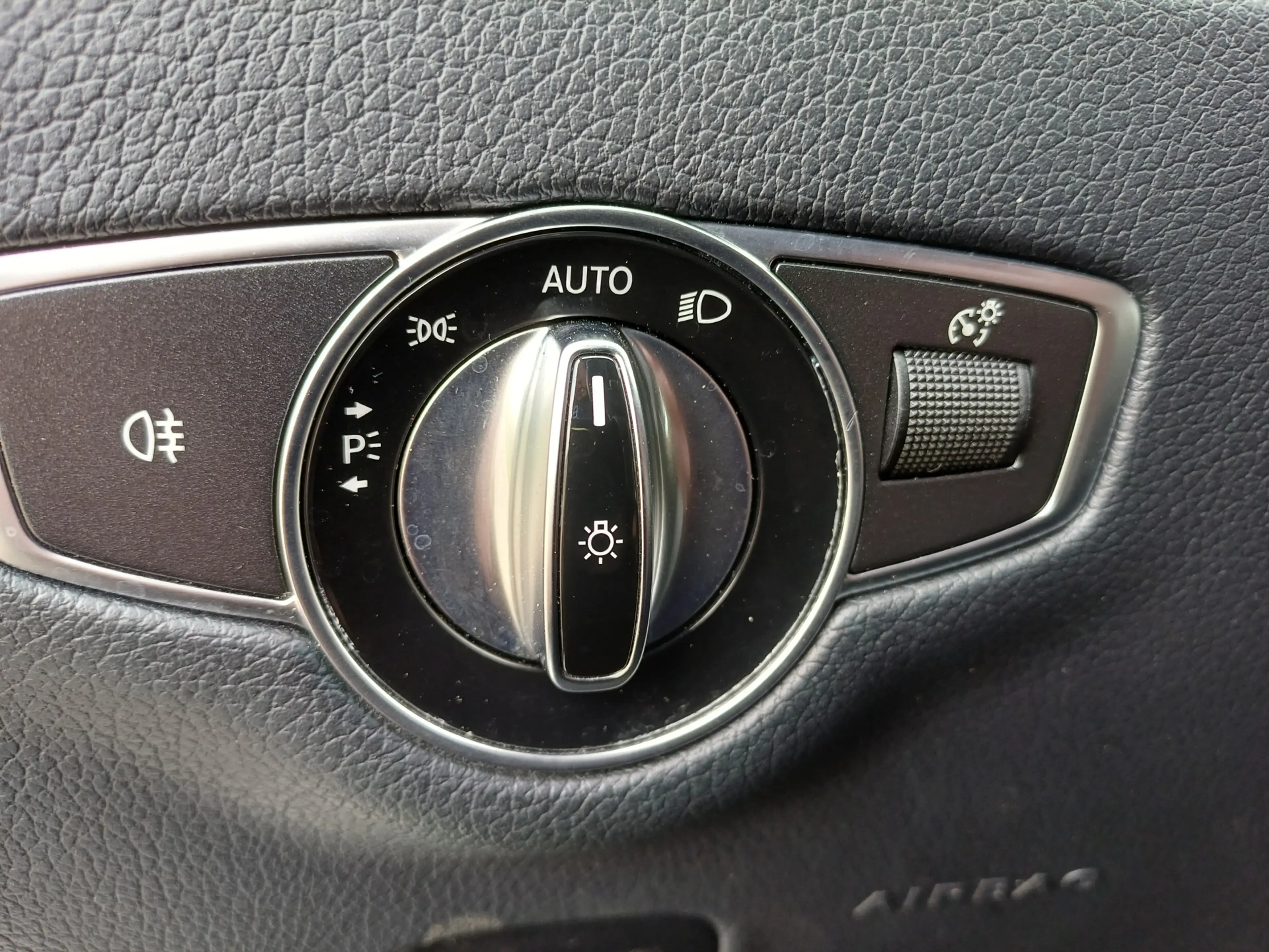 Mercedes-Benz E 200 Premium /Prachtige auto!/Sfeerverlichting/Camera/ — photo 38