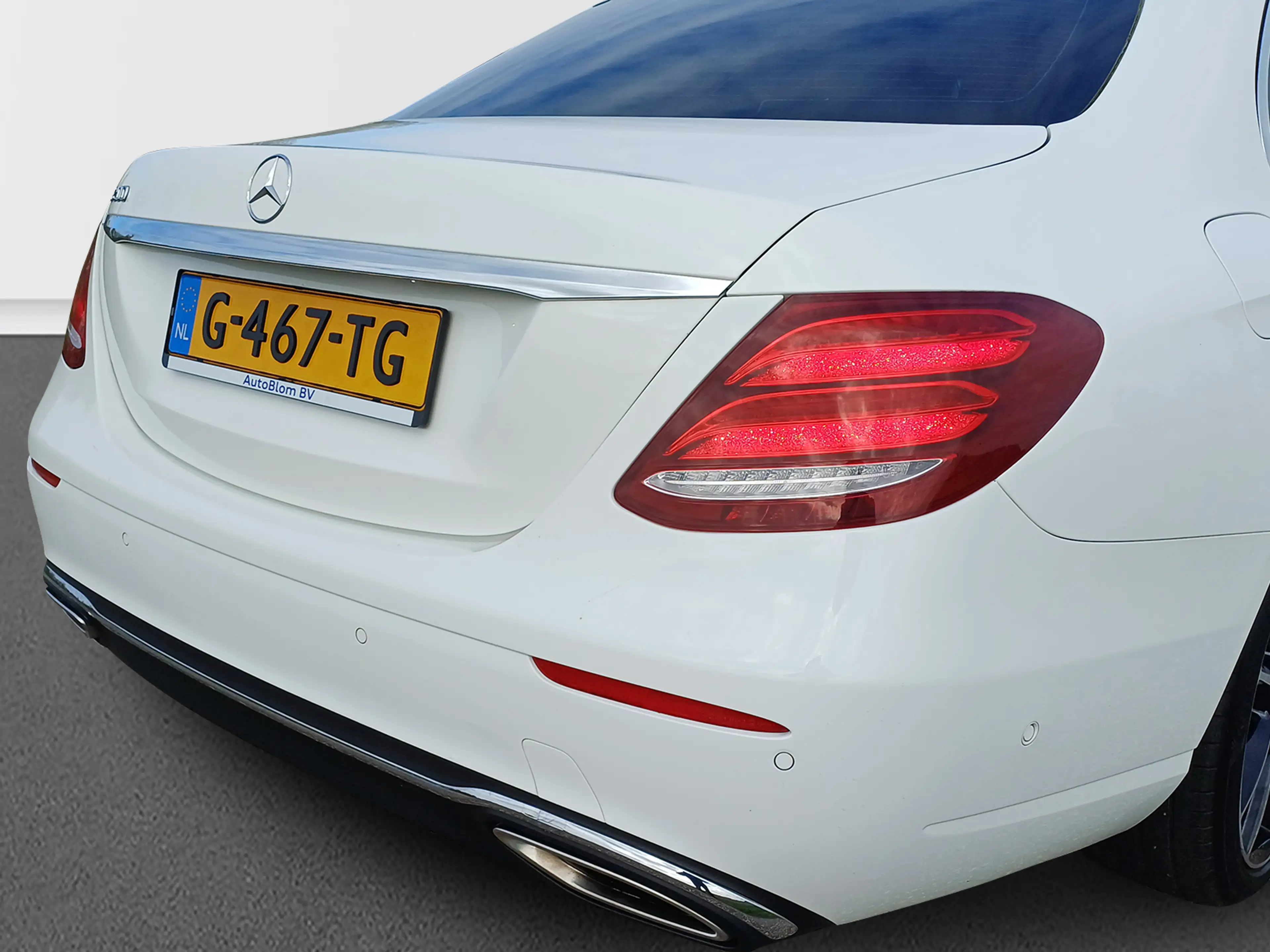 Mercedes-Benz E 200 Premium /Prachtige auto!/Sfeerverlichting/Camera/ — photo 14