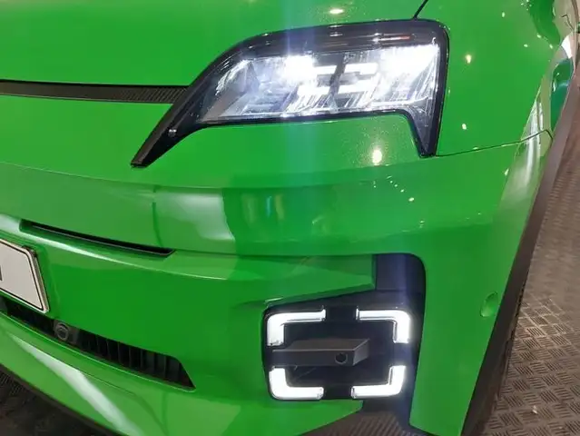 Renault R 5 view 7