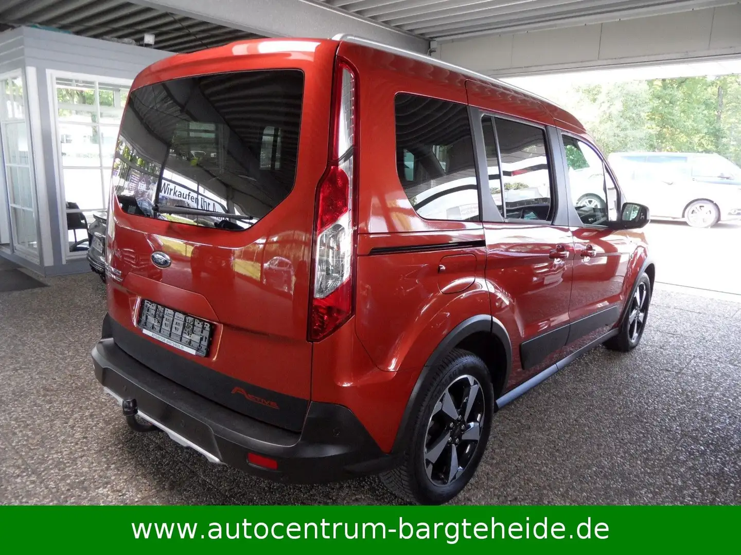 Ford Tourneo Connect Aut. 1.5  Active KAMERA+PANO+NAV - 1
